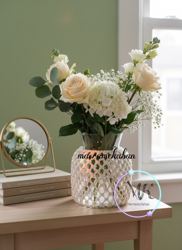 گلدان مکرومه شیشه ای مدل نسترن طرح لونه زنبوری